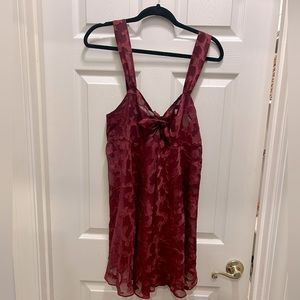 Victoria’s Secret Gown Size Meduim- Color Merlot